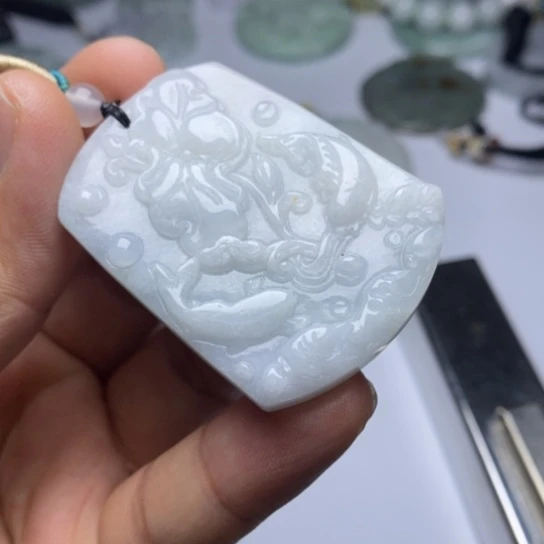 翡翠未镶嵌颈饰翡翠