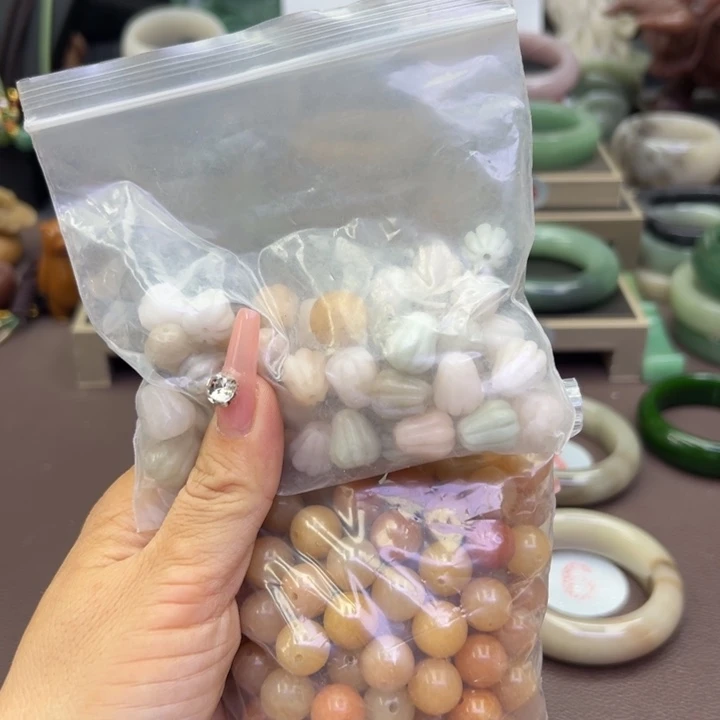未镶嵌手镯石英岩玉大****吧
