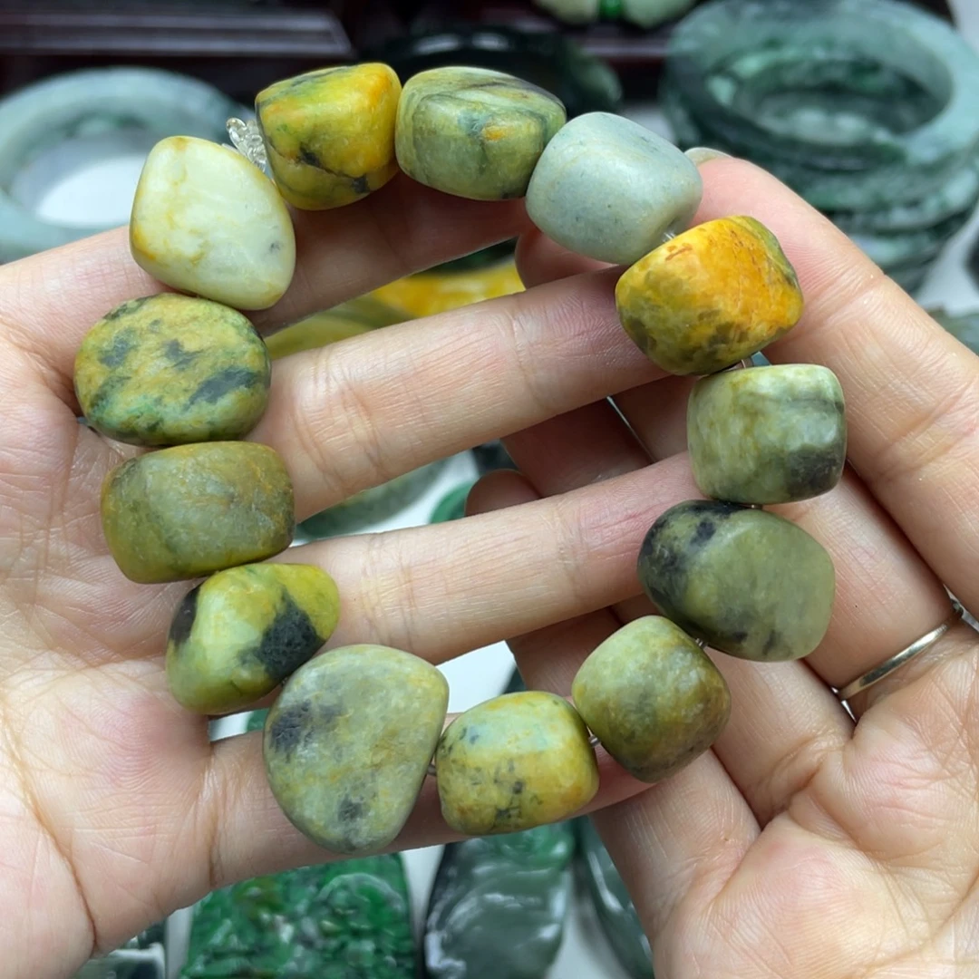 林***林翡翠未镶嵌颈饰牌子