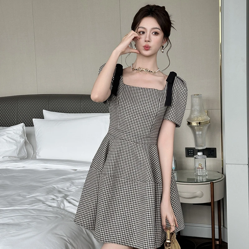 61228 小众方领气质赫本风裙子设计感格纹复古时尚高腰连衣裙