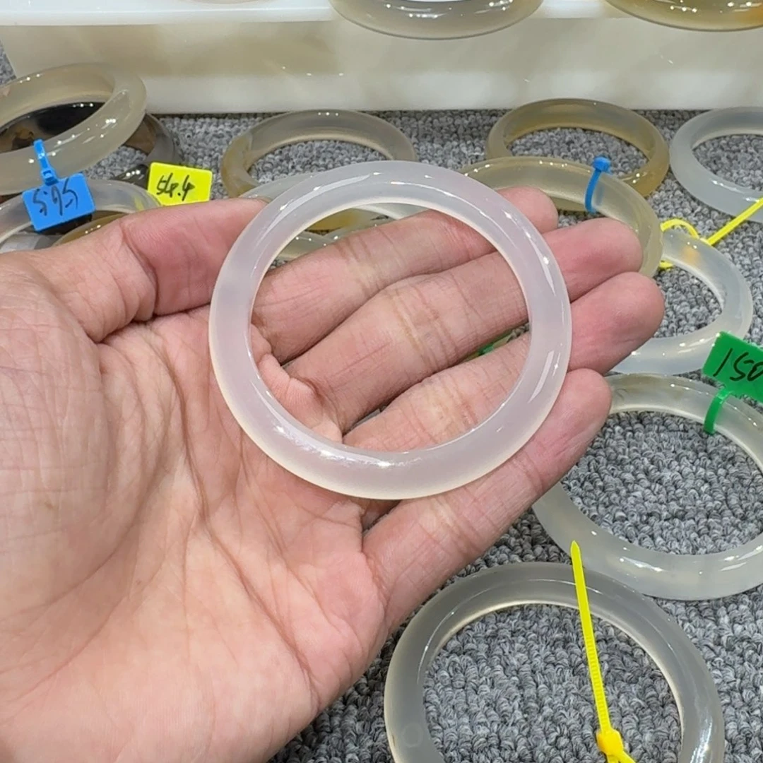 玛瑙/玉髓手镯未镶嵌41