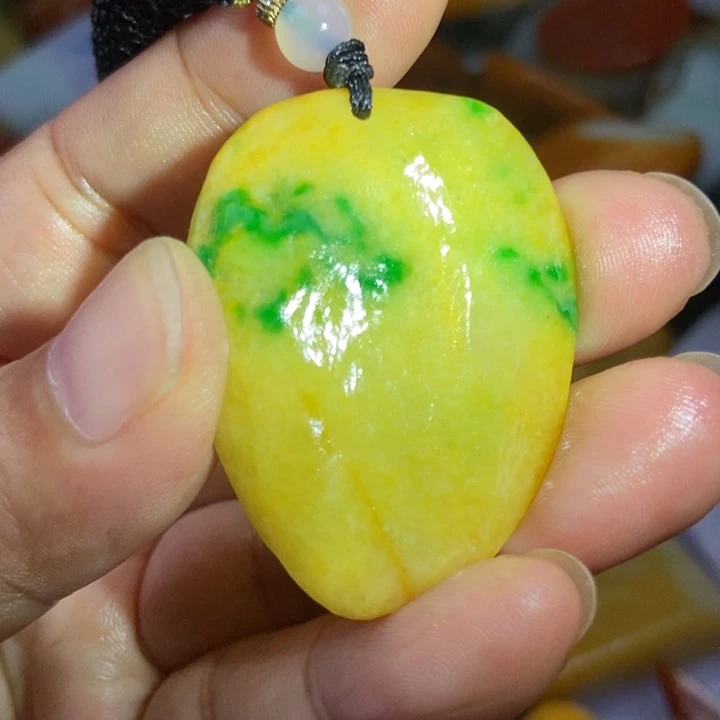 翡翠挂件未镶嵌缅甸翡翠