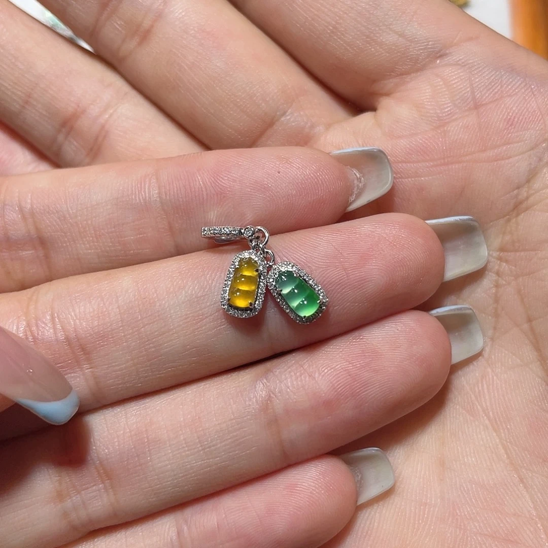 吊坠(不含链)18K金镶嵌翡翠