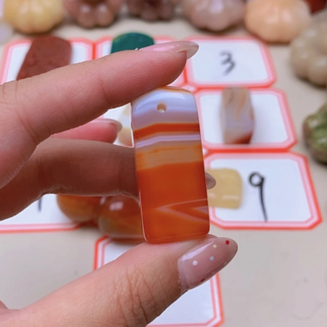 【闪购商品】未镶嵌玛瑙/玉髓珠宝半成品白*吾