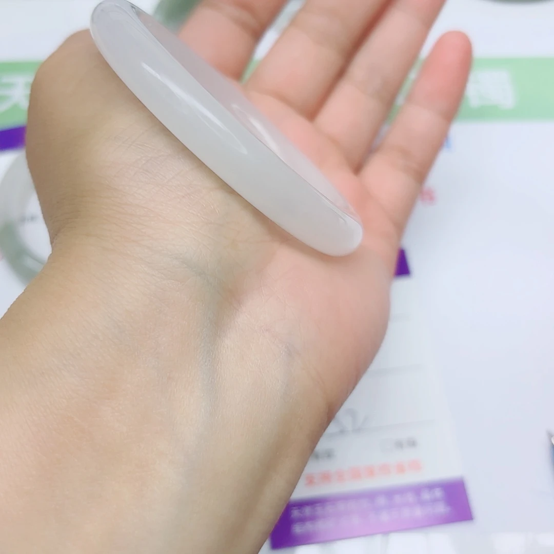 石英质玉未镶嵌手镯36/5252