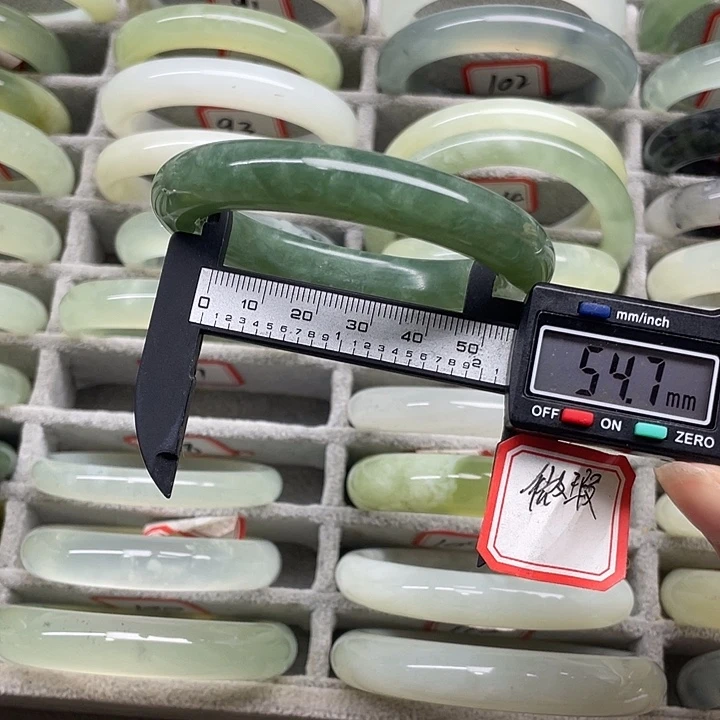 未镶嵌蛇纹石玉手镯97
