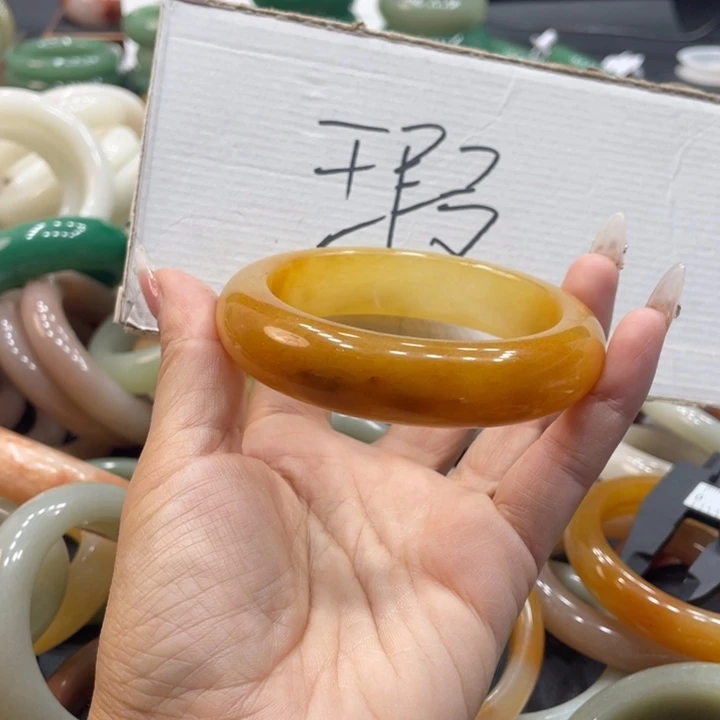 冬***阳石英质玉未镶嵌珠宝奇石