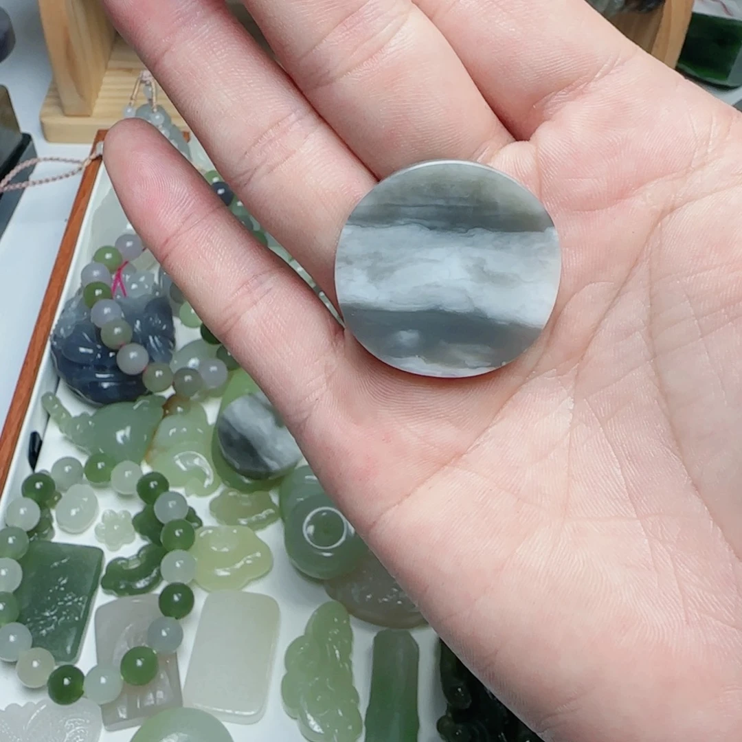 凌****和田玉未镶嵌珠宝半成品
