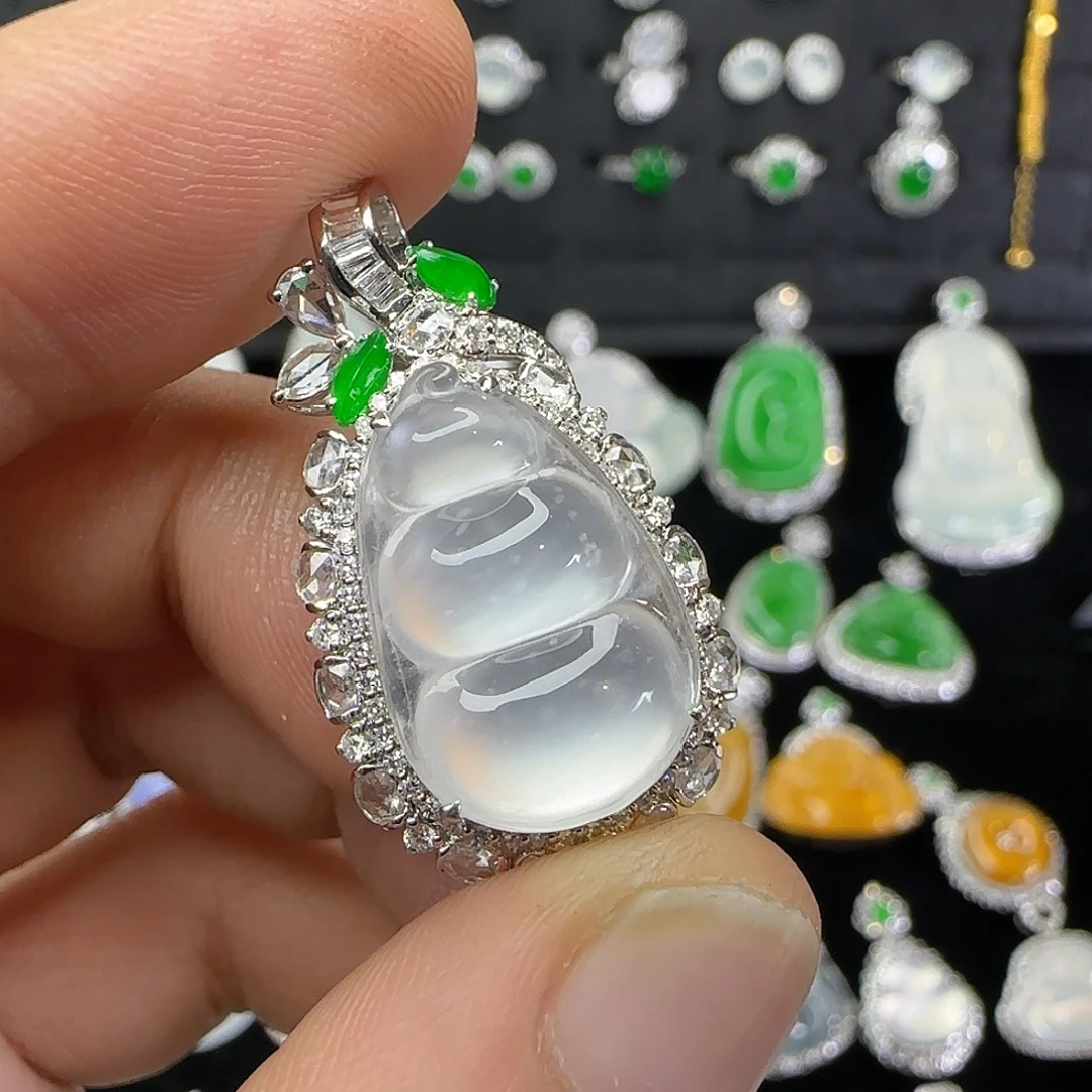 翡翠18K金镶嵌颈饰天然翡翠