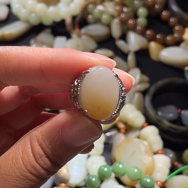 未镶嵌戒指和田玉善*