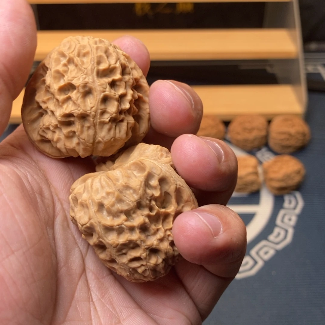 钱***.文玩核桃把件41大团圆