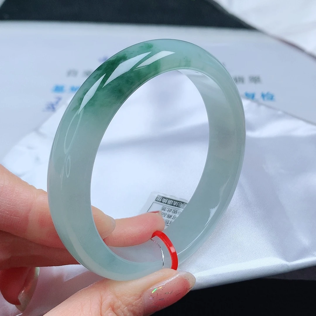 翡翠手镯未镶嵌58圈