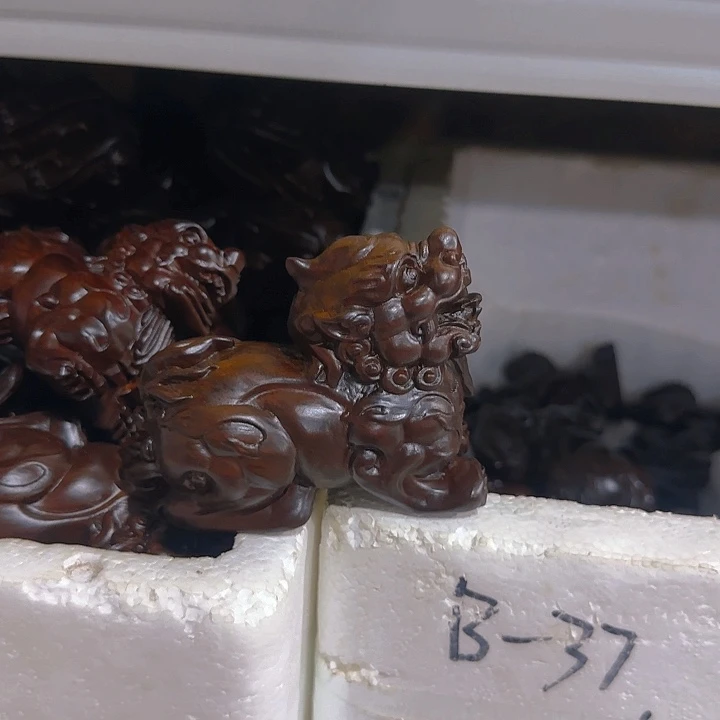 木黑檀木11卧起貔貅一只