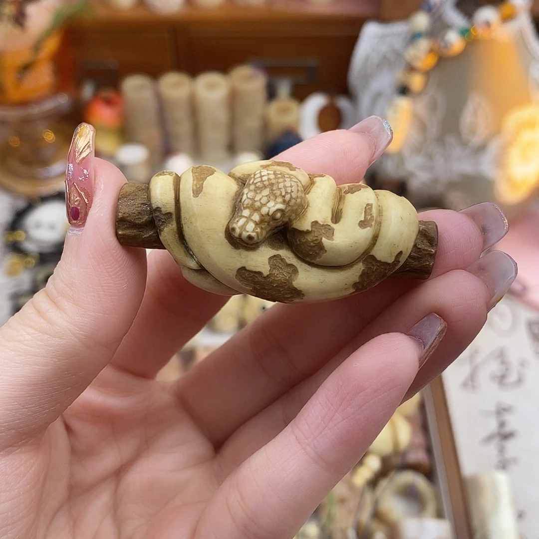 鹿骨把件l***aM21鹿角雕刻大蟒蛇有笑纹福利不退换