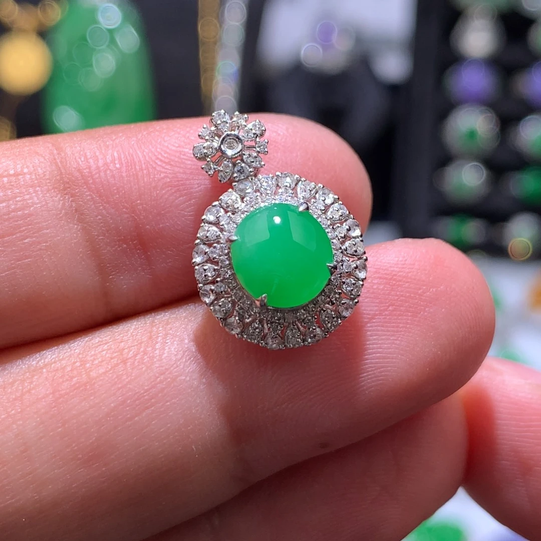 翡翠18K金镶嵌吊坠(赠链)