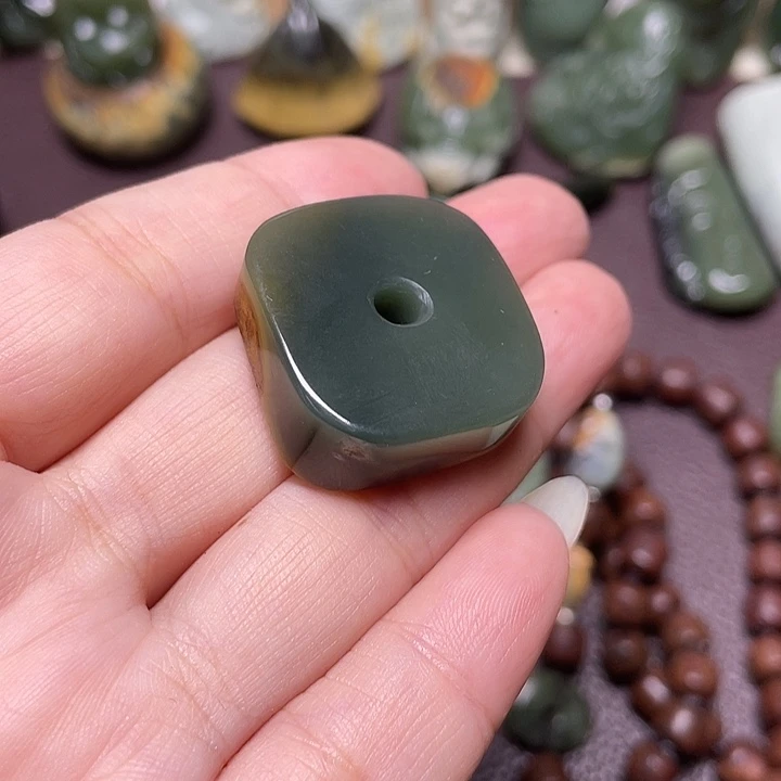 海***参岫岩河磨玉（透闪石质玉）未镶嵌颈饰