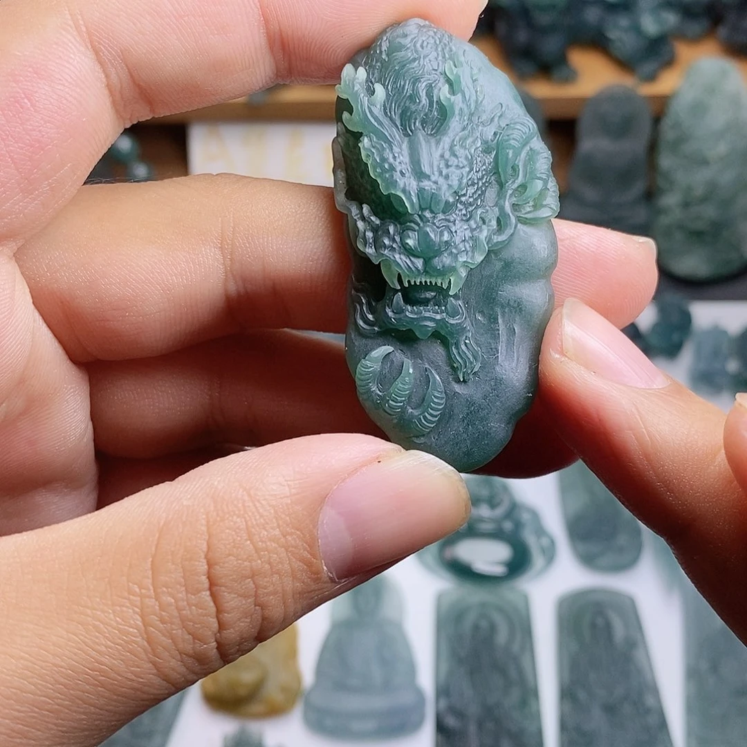定制翡翠未镶嵌龙牌