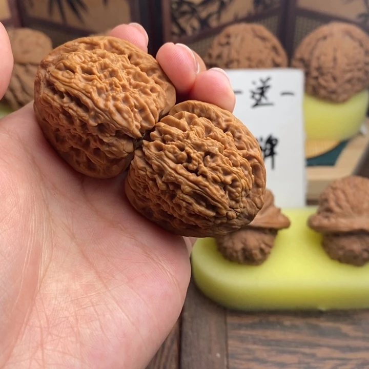 文玩核桃吊坠37全南疆石 128