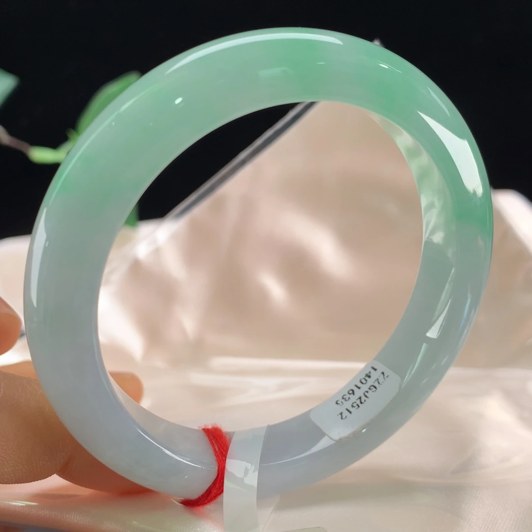 翡翠未镶嵌手镯1635