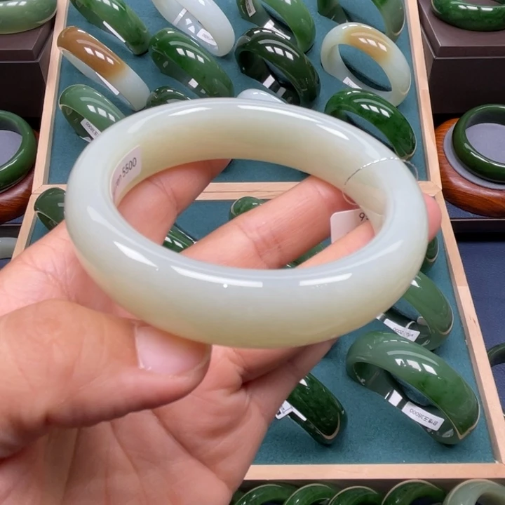未镶嵌手镯和田玉6061