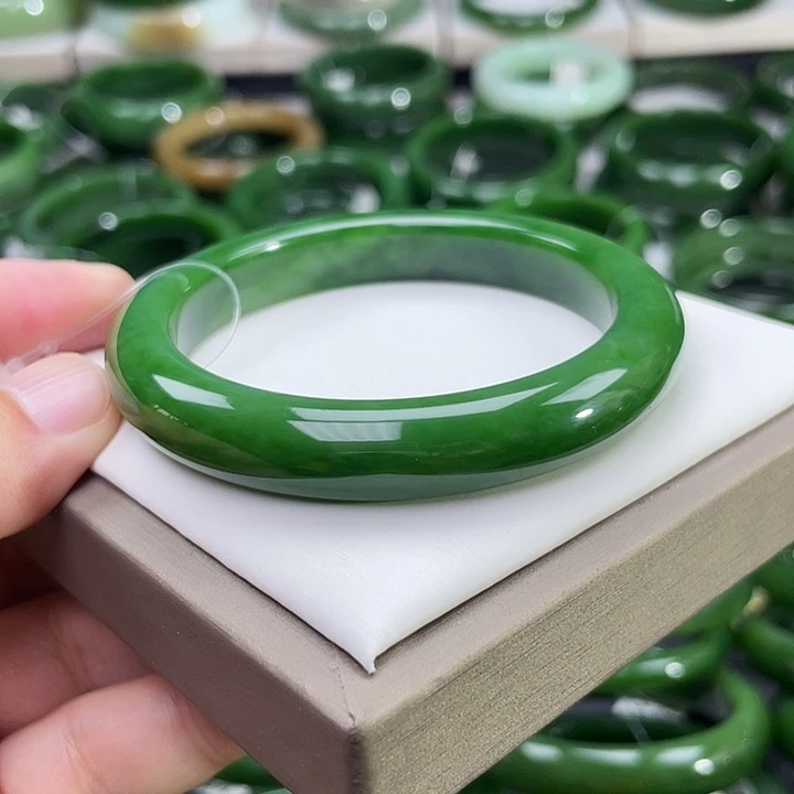 和田玉（碧玉）手镯未镶嵌