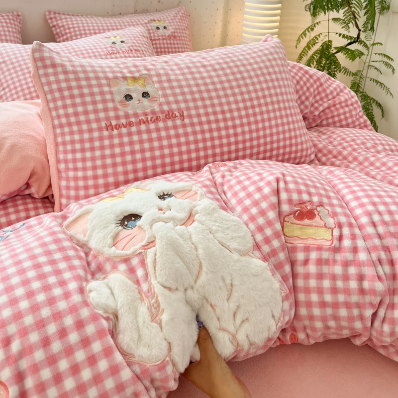 秋冬保暖牛奶绒四件套双面可用贴布绣被套可爱猫咪被罩床单三件套