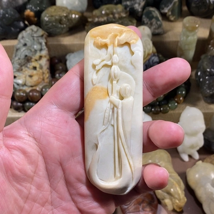透闪石质玉未镶嵌挂件