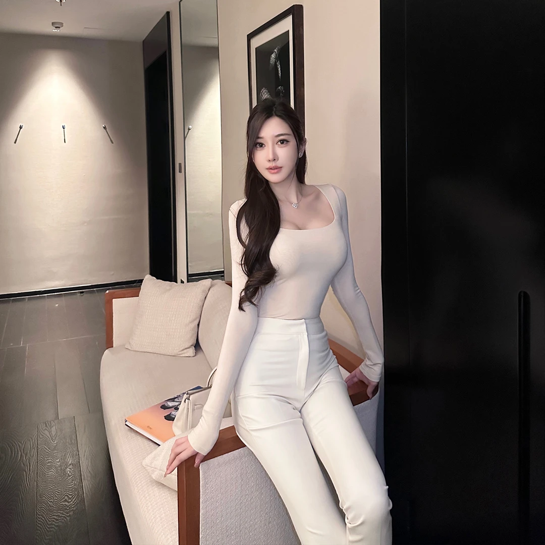 SX善喜2色入性感U领基础百搭长袖T恤弹力修身收腰显瘦短款上衣女