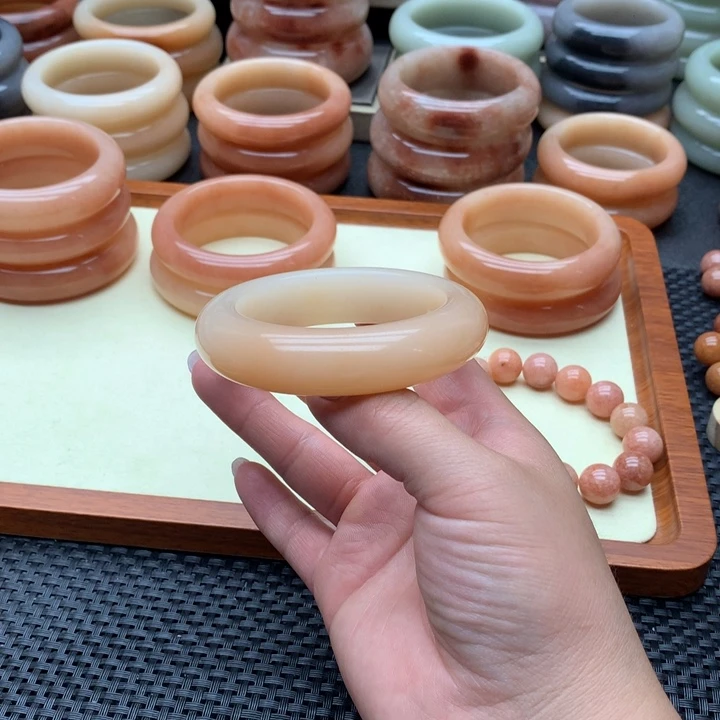 x***i石英质玉（佘太翠）手镯合金