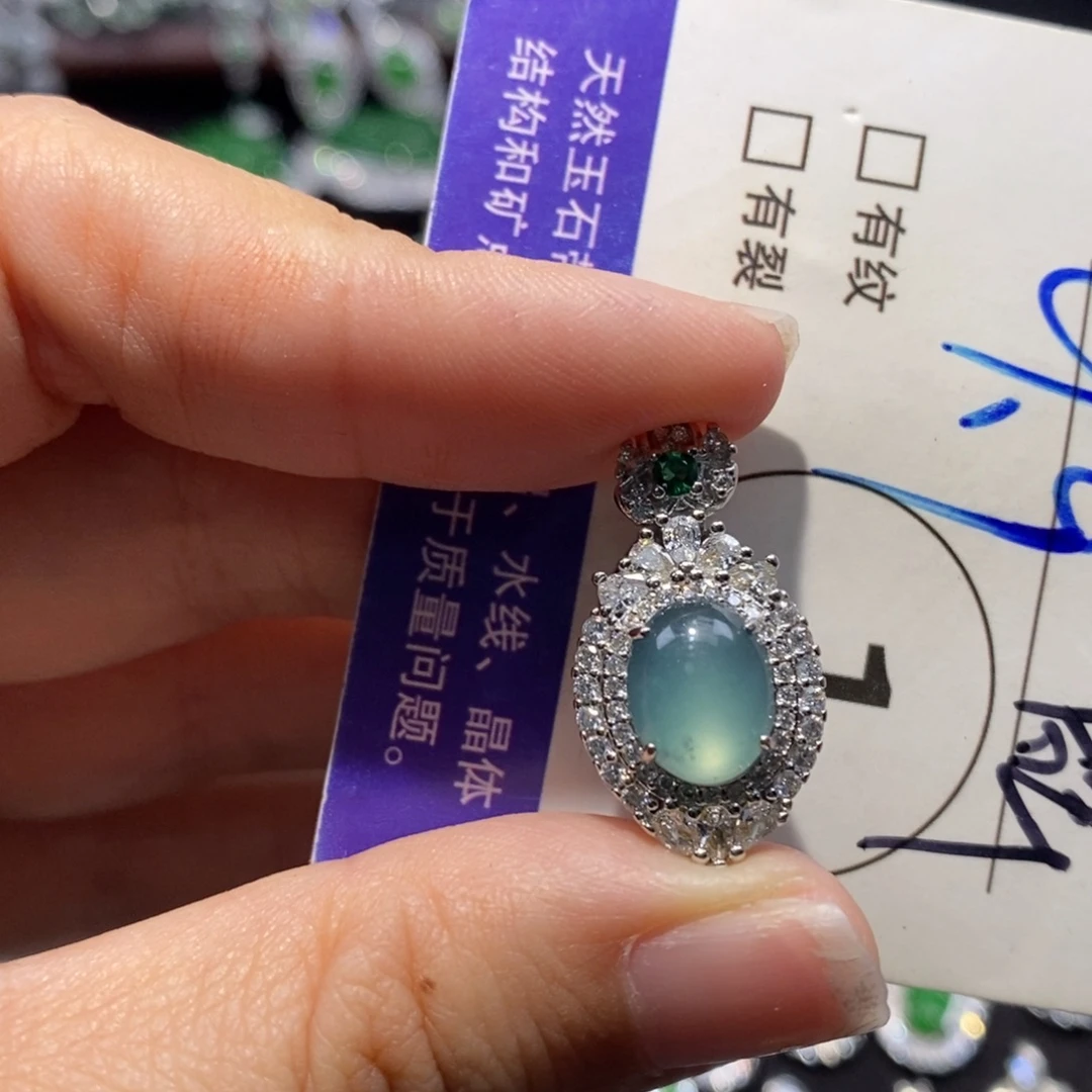 翡翠未镶嵌颈饰翡翠