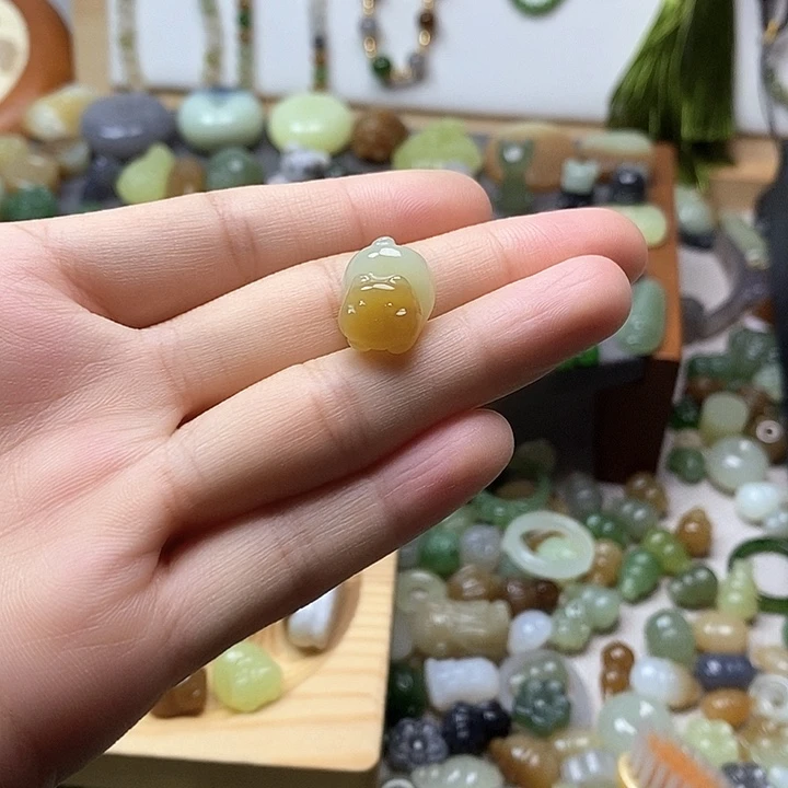 未镶嵌和田玉挂件