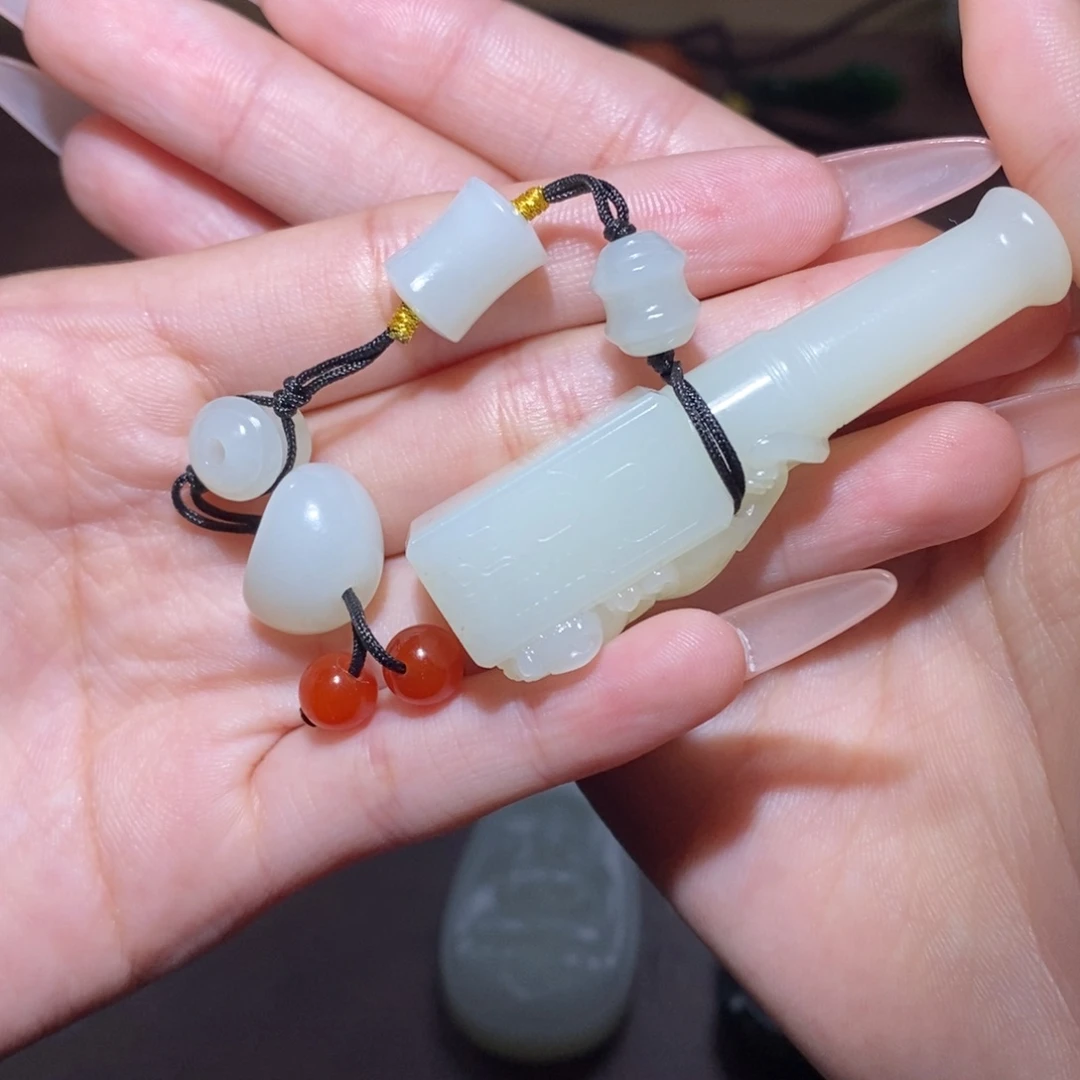 哎***喂和田玉未镶嵌颈饰