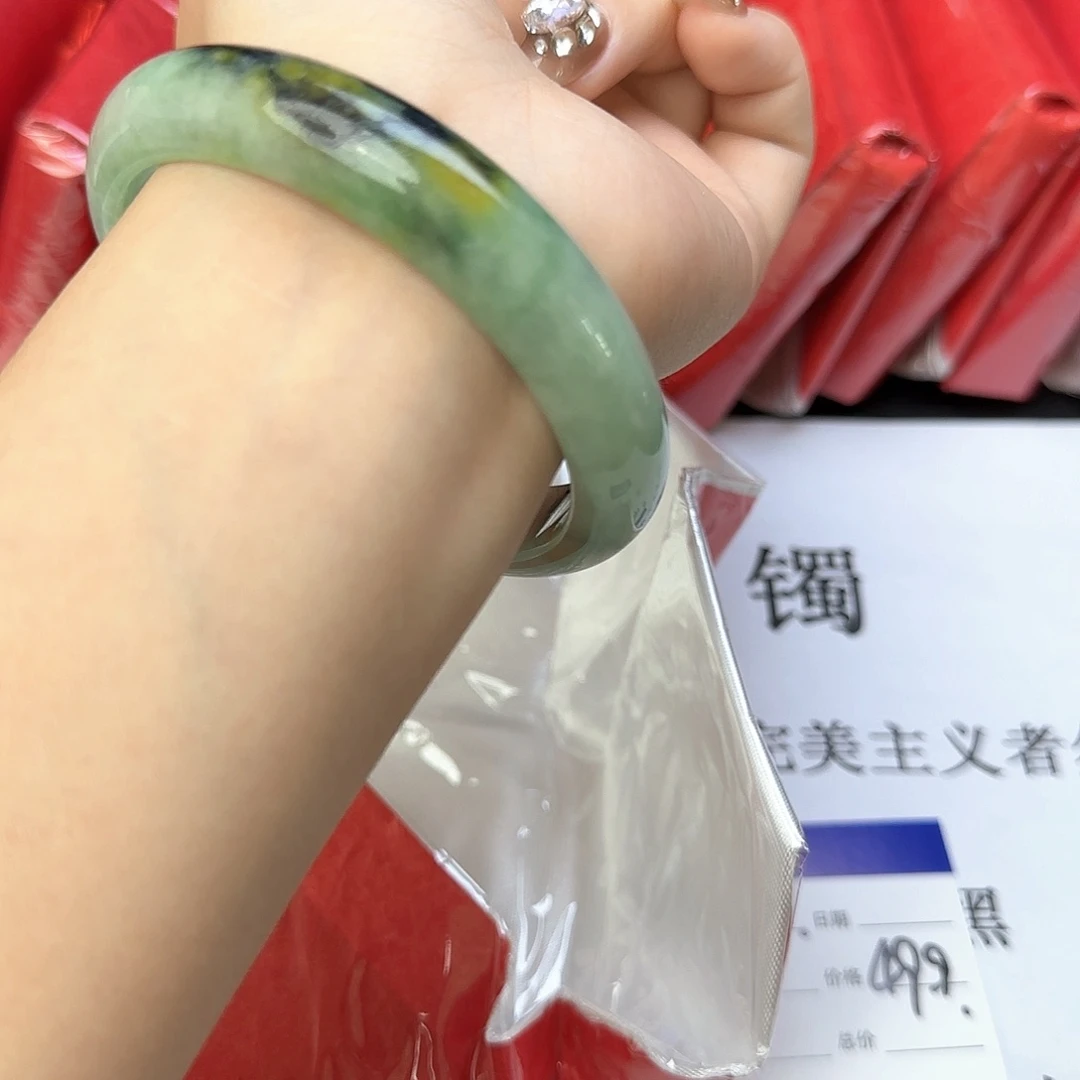 翡翠手镯未镶嵌4