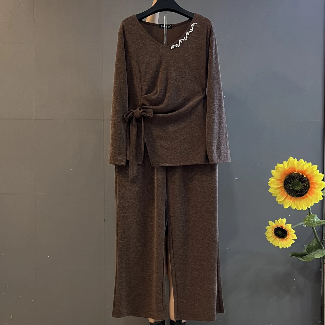 早秋洋气钉珠上衣搭配休闲裤显瘦遮肚气质套装