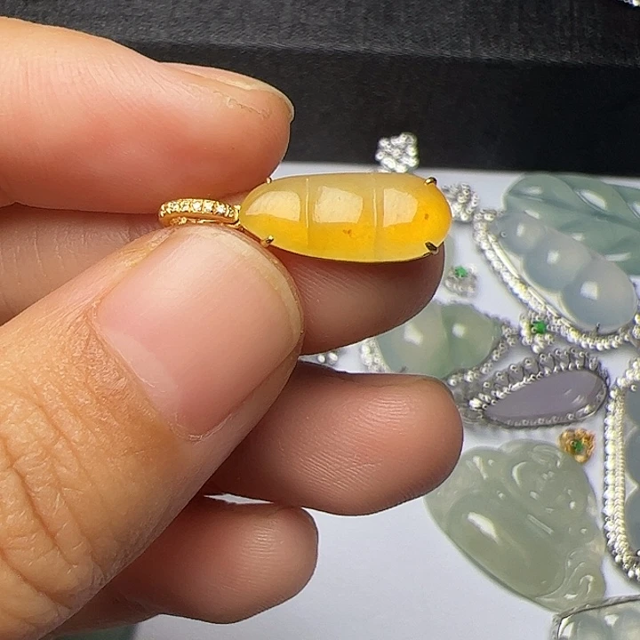 吊坠(不含链)18K金镶嵌翡翠