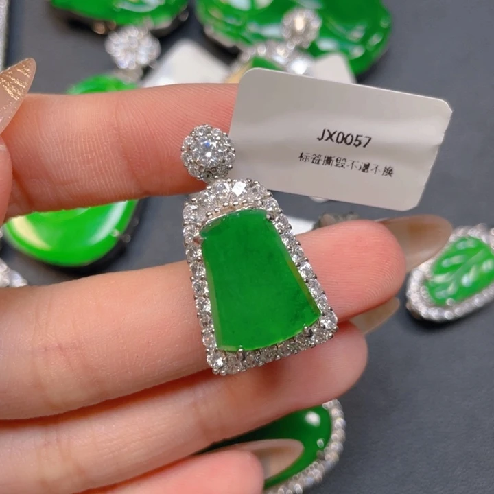 【闪购商品】翡翠银S925镶嵌颈饰我****麻翡翠