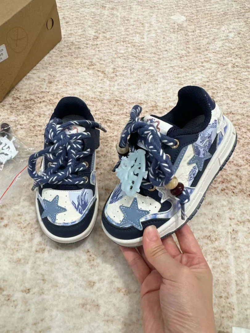 1032儿童时尚百搭新款四季板鞋