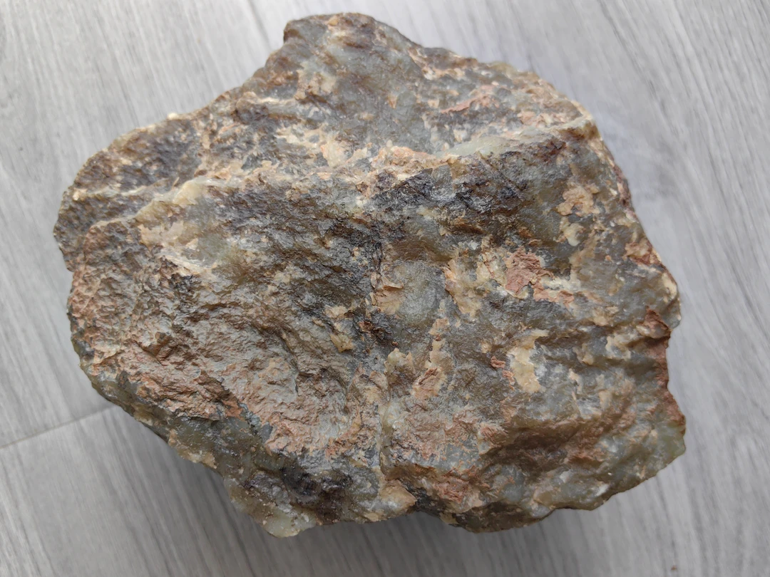 叶城高青白四公斤戈壁料原石