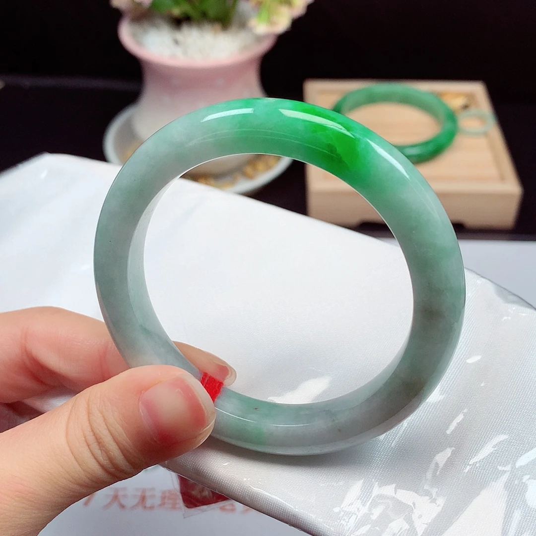 翡翠未镶嵌手镯614