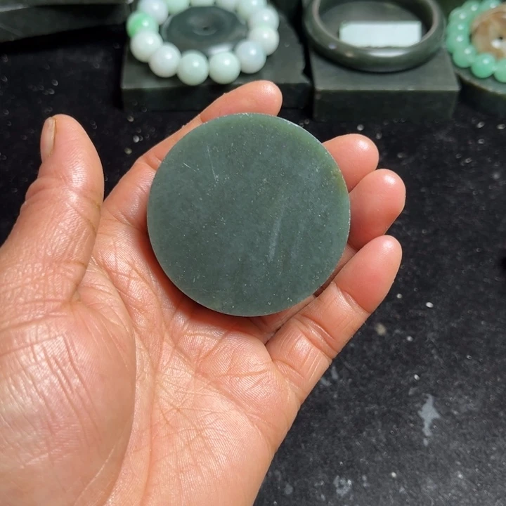 和田玉（糖玉）未镶嵌珠宝奇石