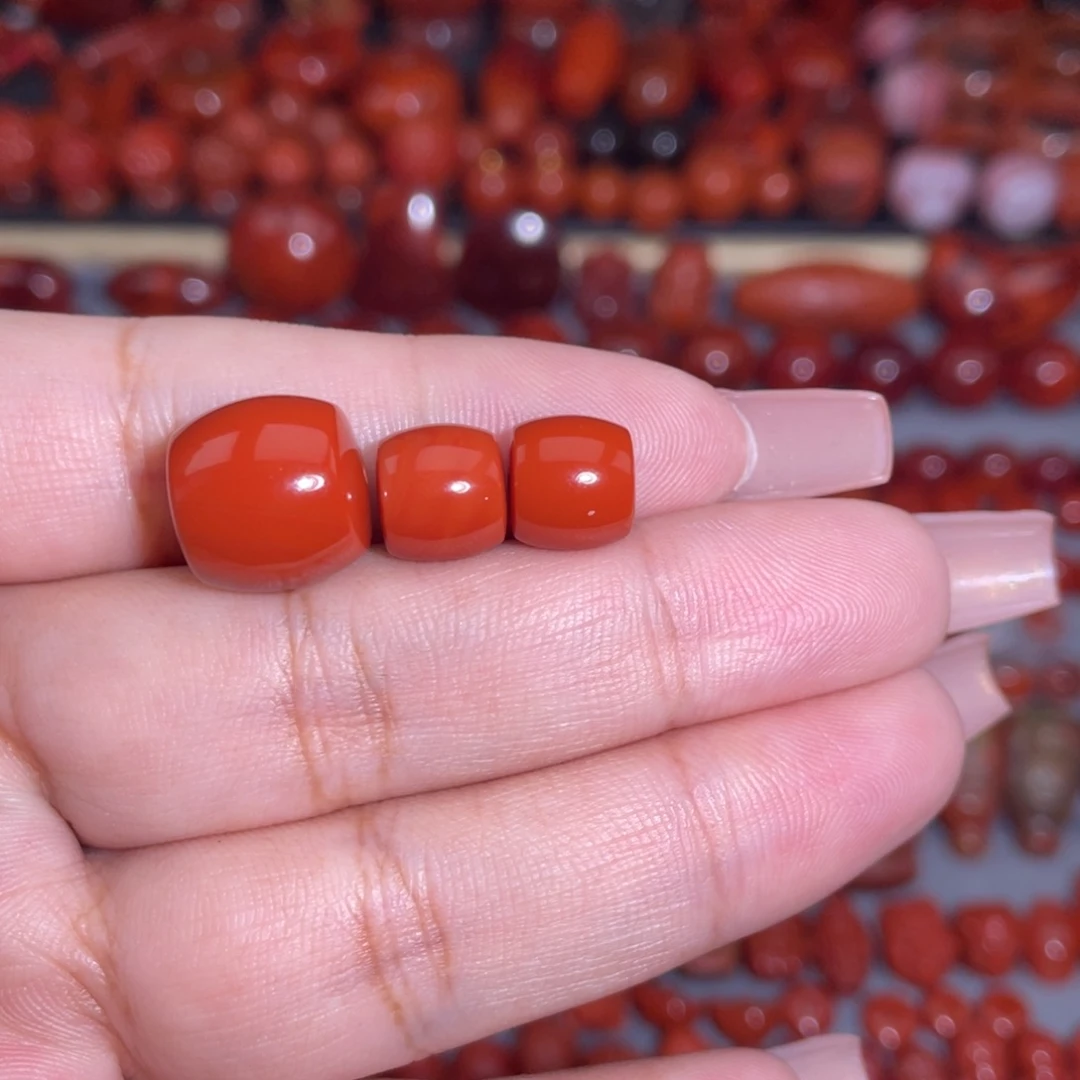 吕***生南红玛瑙未镶嵌直切