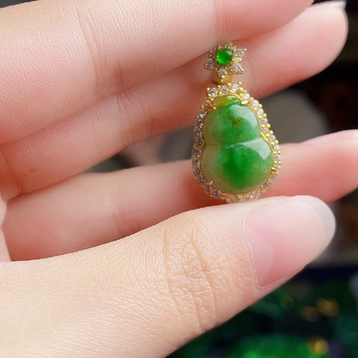 翡翠银S925镶嵌颈饰多样性