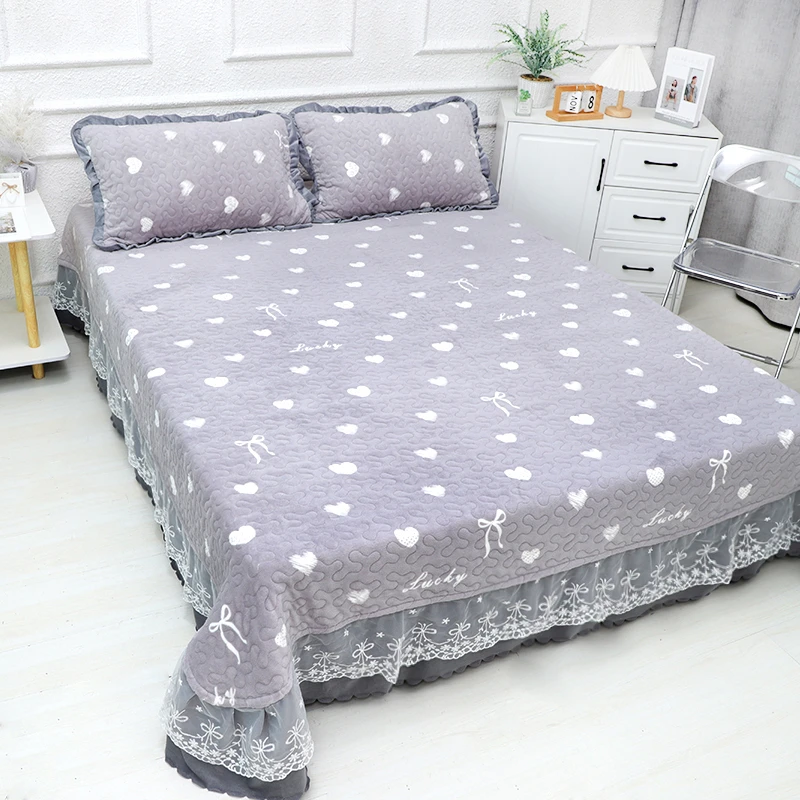 （2025冬季新款绒床盖）高克重加厚宝宝绒印花夹棉双雷丝边（心动灰）
