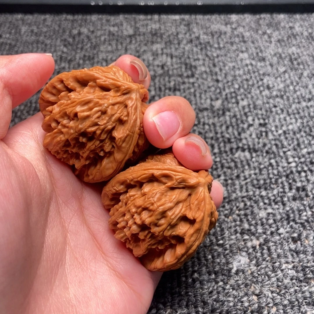 聆***～木质类白狮子正奔