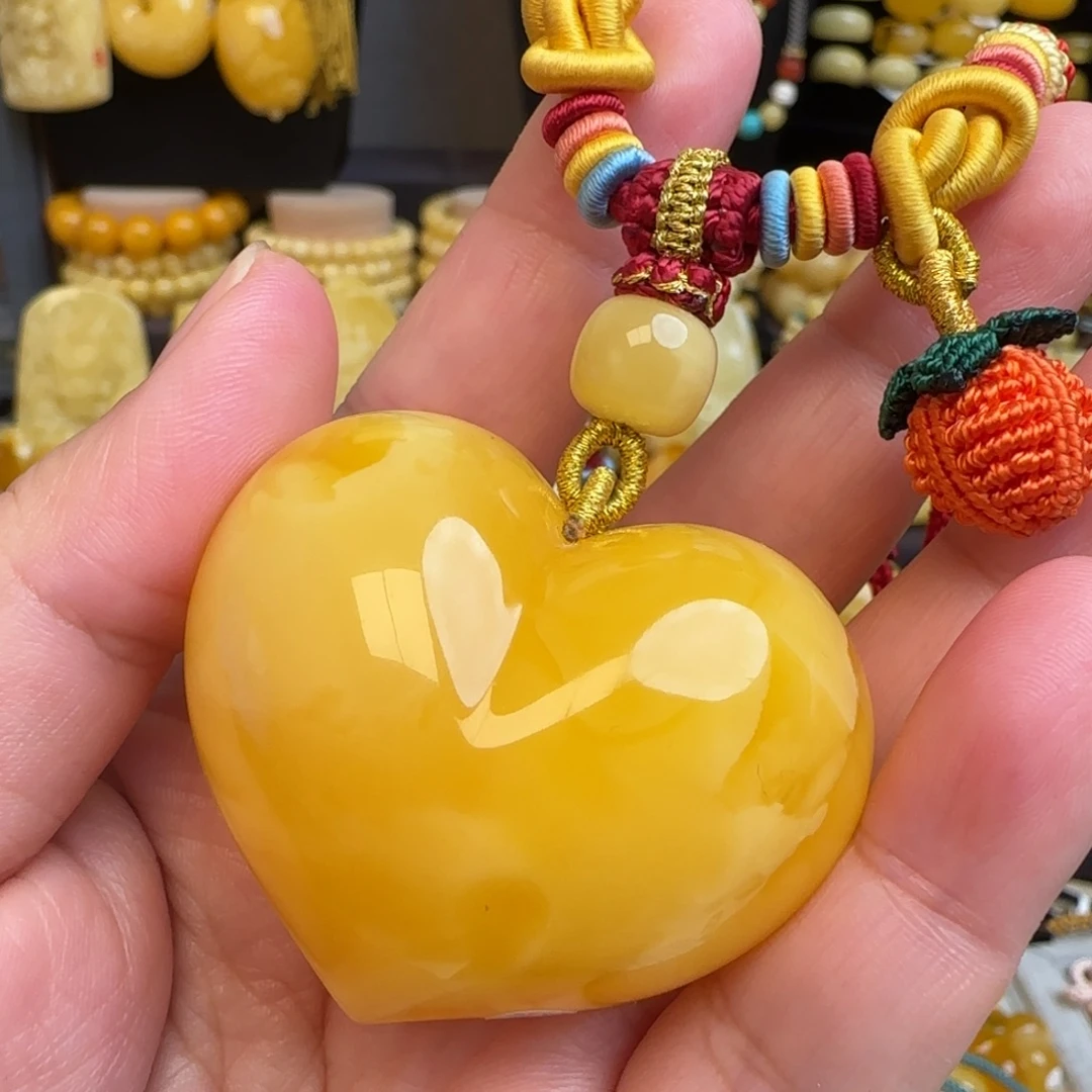 琥珀未镶嵌套链天然俄料鸡油黄蜜蜡屁桃爱心