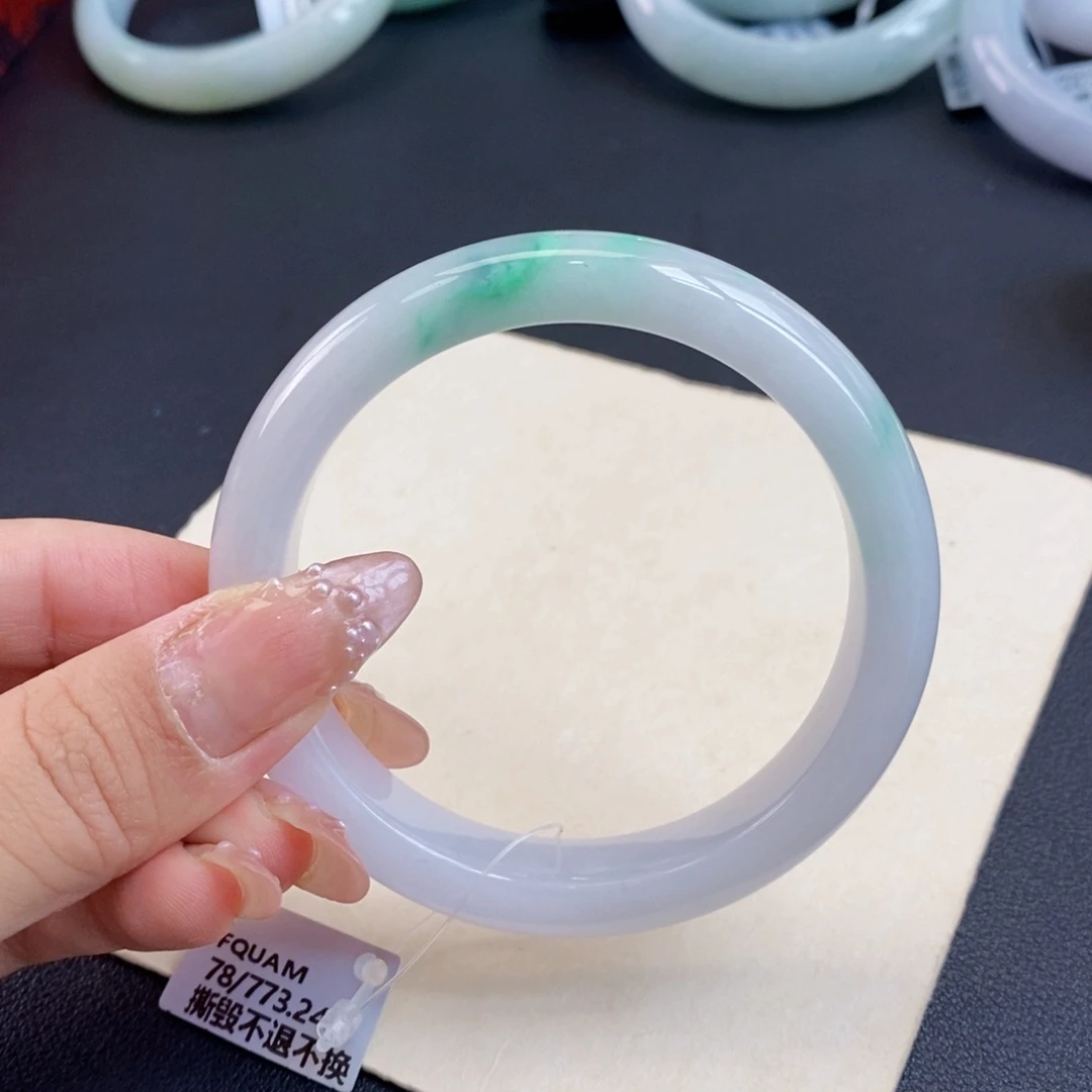 未镶嵌手镯翡翠56白底青
