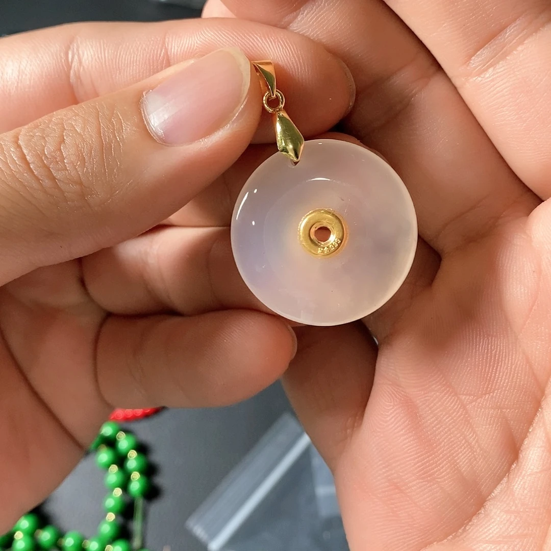 只买单纯的吊坠，没带链子，属的性质。