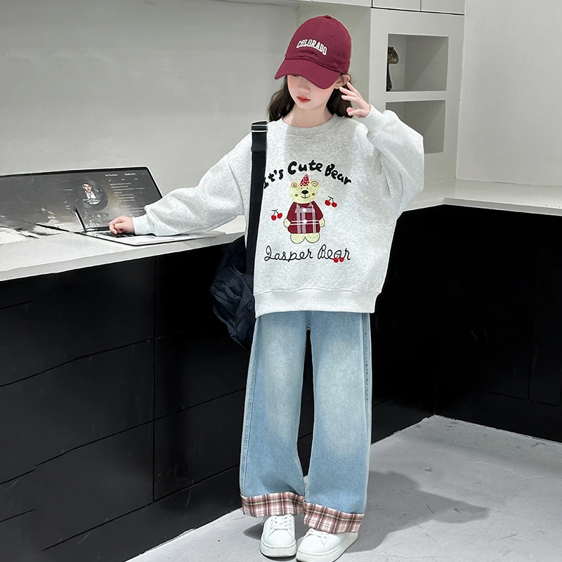 女童牛仔裤套装春装2025新款时髦中大童春秋小熊卫衣韩版阔腿裤潮