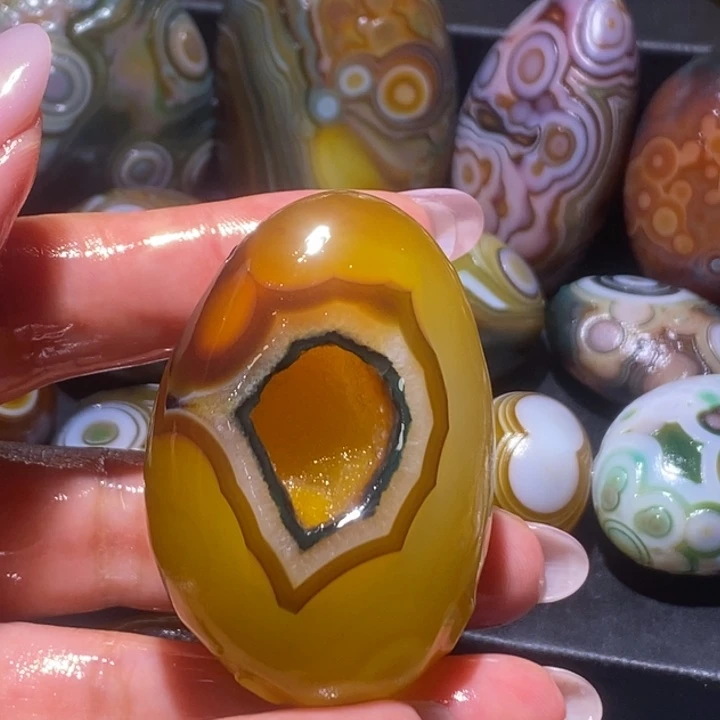 玛瑙/玉髓未镶嵌珠宝奇石30