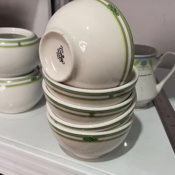 杯四厂10厘米绿边小碗5个。瑕疵品